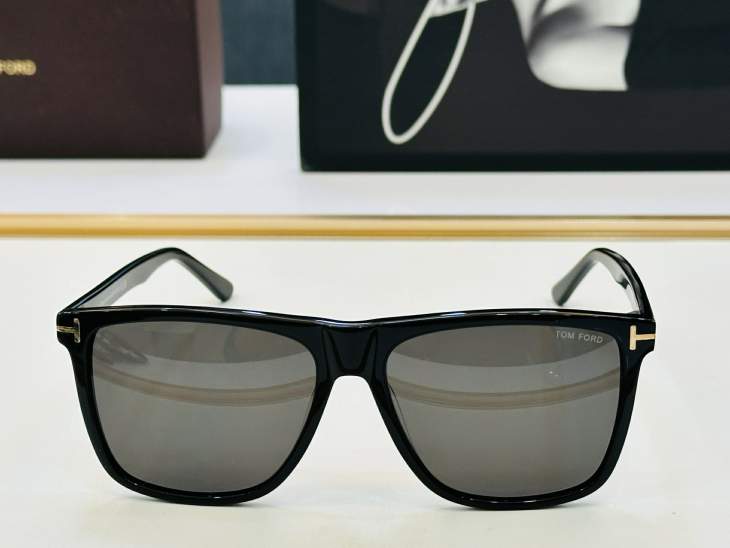Picture of Tom Ford Sunglasses _SKUfw76017553fw